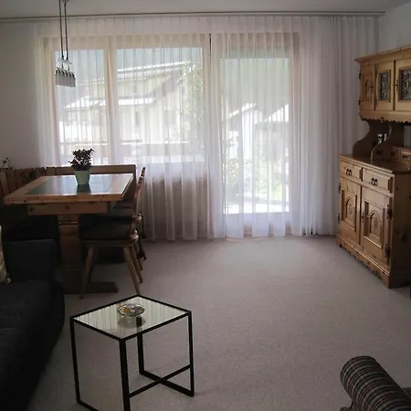 아파트 Ferienwohnung Furkaboda, 아로사